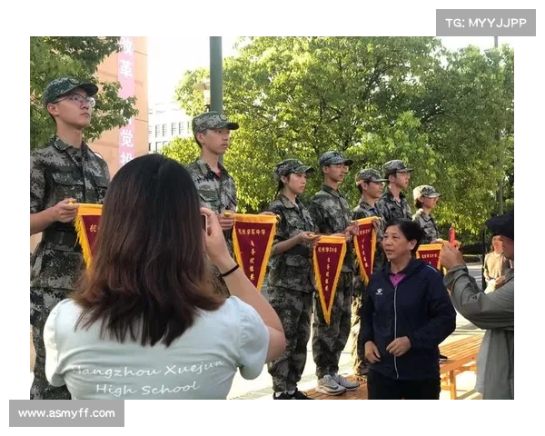 英雄传奇：战火中的荣耀勋章与铁血战士的荣耀征途